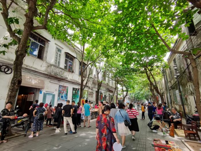 古玩街。受访者供图