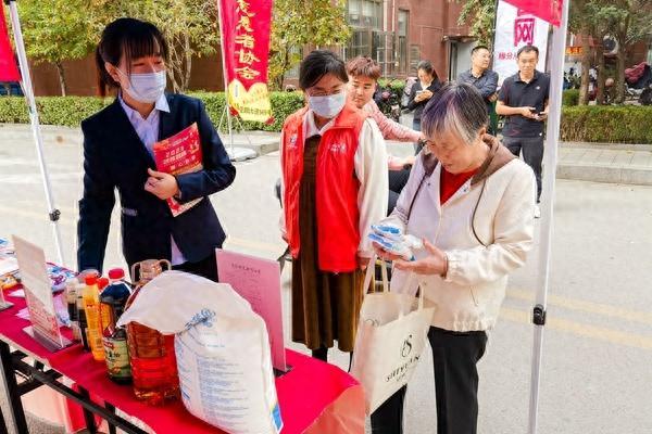 滕州市龙泉街道通盛社区新时代文明实践站开展志愿者服务活动