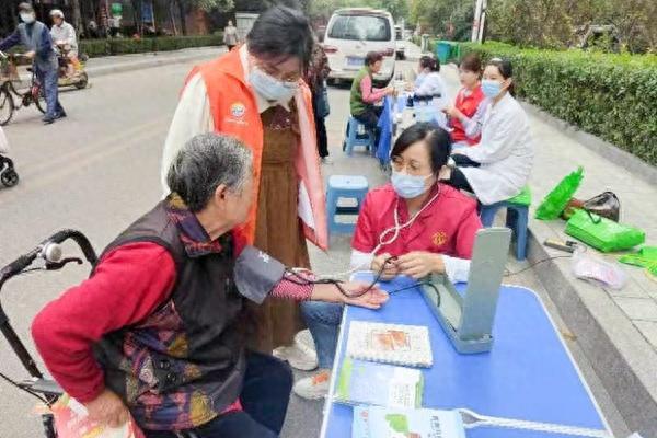 滕州市龙泉街道通盛社区新时代文明实践站开展志愿者服务活动