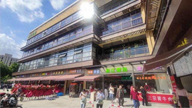 横港公路“美丽街区”改造工程加紧推进，泗泾镇“魅力值”不断上升