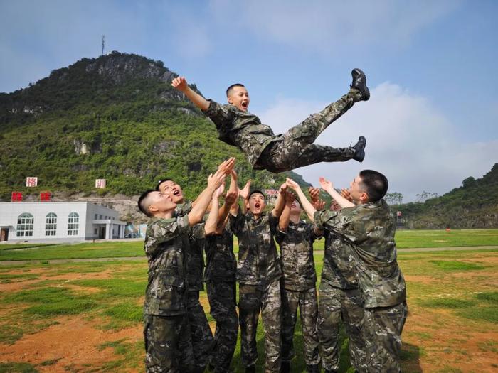 介绍一下，这是我家新兵！