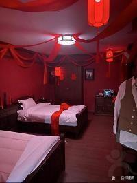 女子花千元住“阴间主题酒店”，床在棺材旁，你敢住吗？