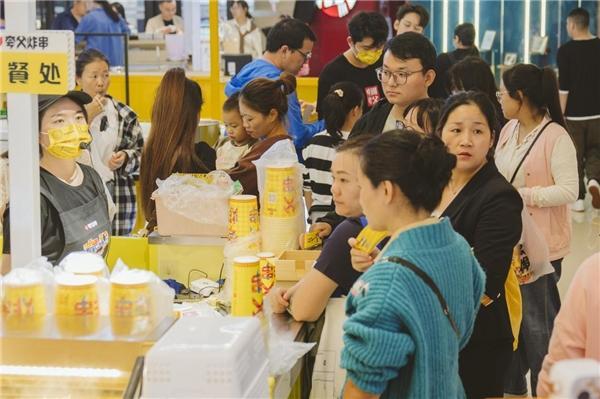 夸父炸串获“2023年度餐饮商业价值品牌” 高坪效促万店潜力迸发