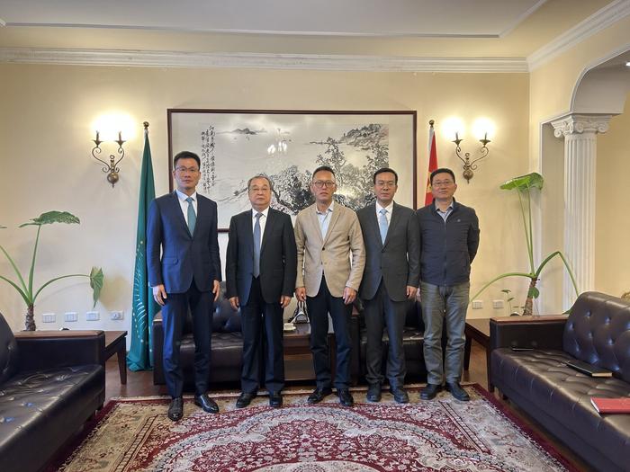 吕瑞浩公参会见中国电气装备集团有限公司副总经理成卫一行