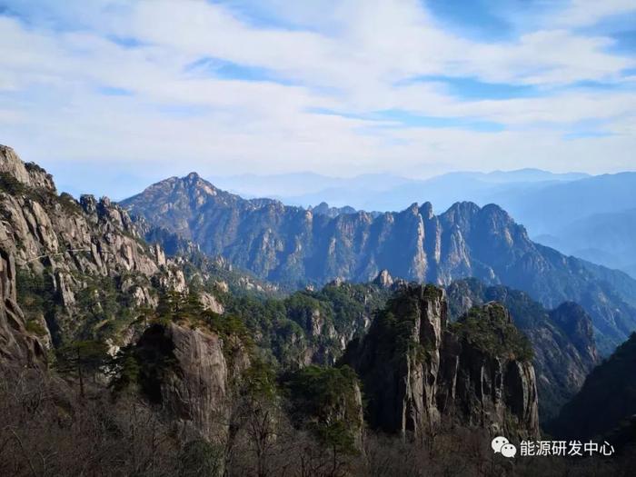 伊朗呼吁对以色列石油禁运，地缘因素仍让市场紧张，油价冲高回落显示后市存变数