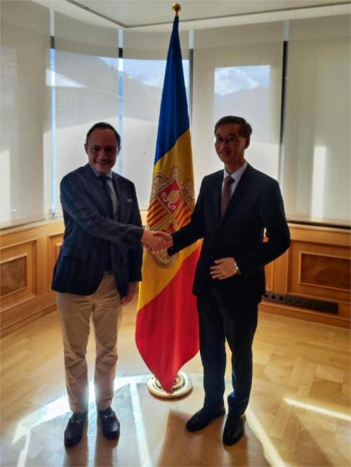 驻西班牙兼驻安道尔大使姚敬拜会安道尔政府首相埃斯波特