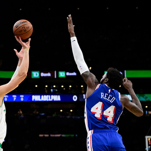 两双到手 波尔津吉斯12中5贡献14分12板 正负值 17