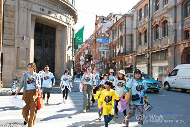 在历史文化地标来一场特殊的City Walk，争做黄浦“袋”言人