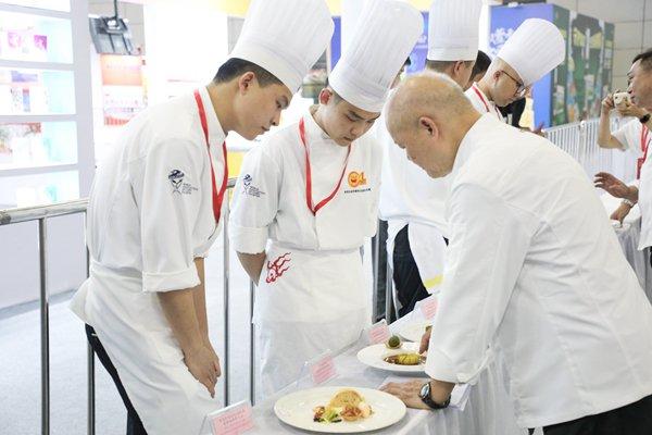 金奖！新东方烹饪学子闪耀首届全国西餐技能竞赛舞台！