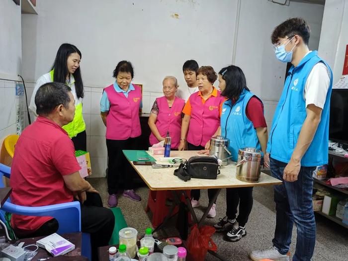 各地组织开展丰富多彩的重阳节主题活动——弘扬传统美德  凝聚助老力量