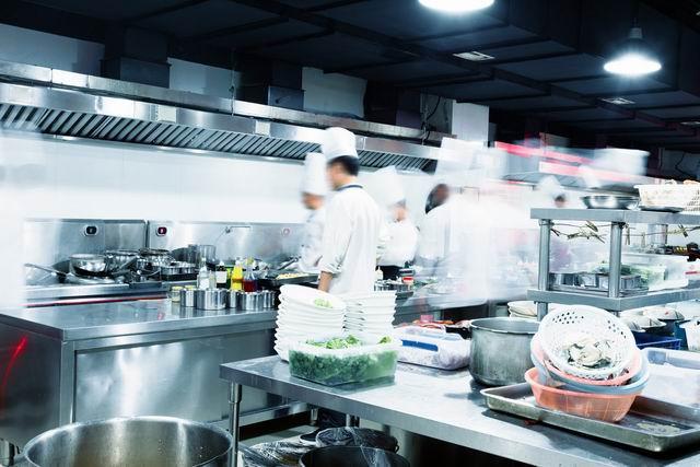 浦东扩容“互联网+明厨亮灶”示范店，通过智慧化监管防控食品安全风险