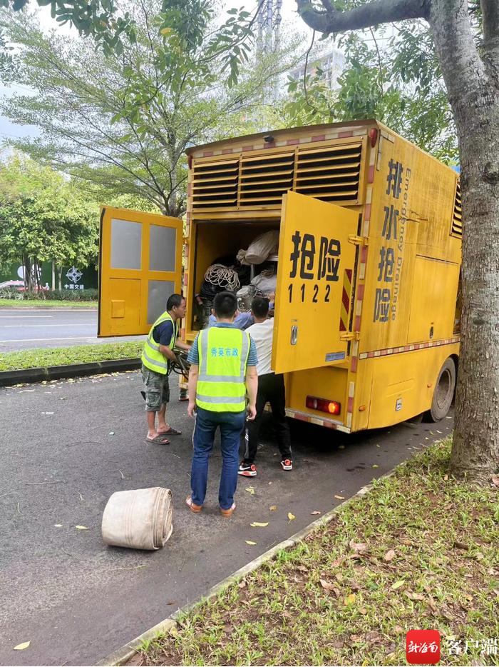 问政海南丨海口长流镇海盛路海南钢材交易市场路面积水迟迟不退 相关部门连夜排水