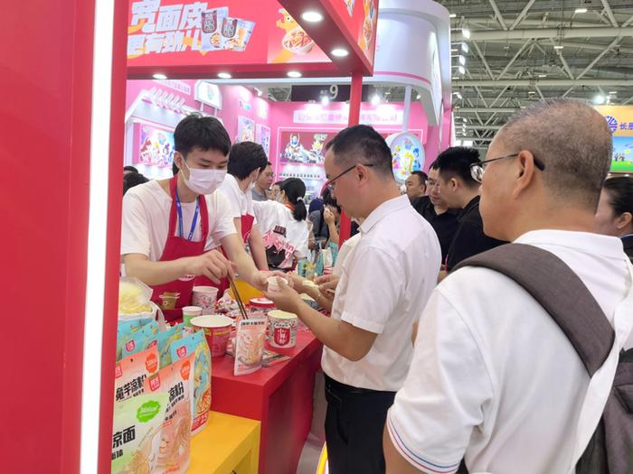 秋糖寒气逼人，阿宽食品的这几款方便速食新品成为显眼包