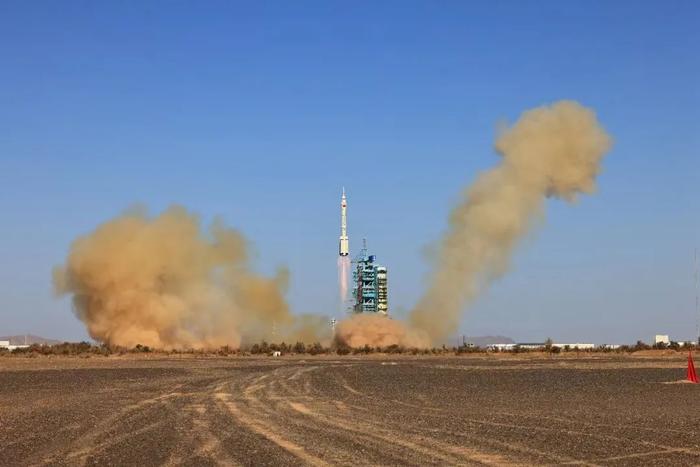 集结号｜神舟十七号载人飞船发射取得圆满成功！