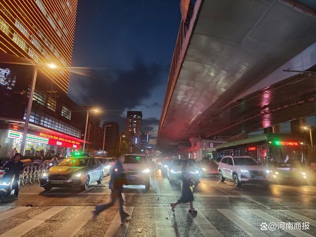 郑州市民反映农业路花园路口通行问题，整改后通行效率已提升
