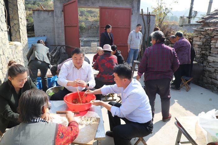 重阳节，齐聚一堂，欢声“孝”语尽在官庄街道