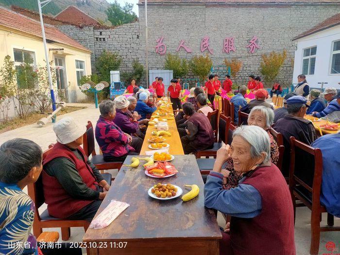 重阳节，齐聚一堂，欢声“孝”语尽在官庄街道