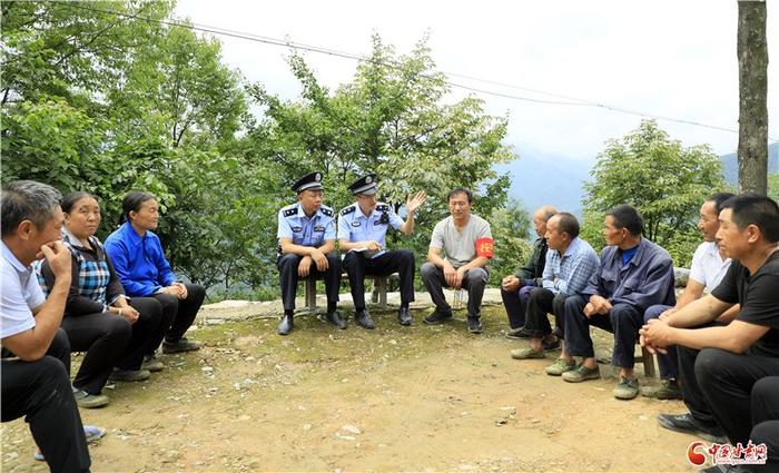 点滴服务显情怀 大山深处映初心——记全国最美基层民警刘汉朝