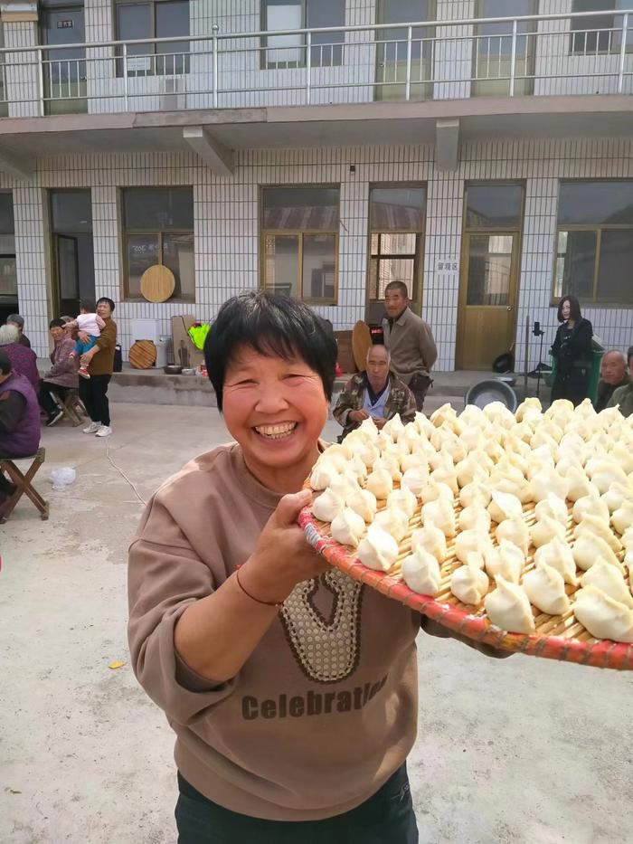 平山县北杏元村：重阳时节好风光 孝心饺子远飘香