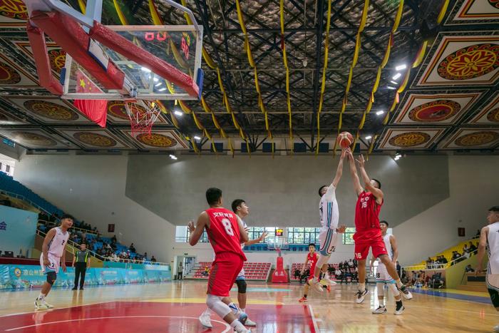 乐享运动 省第四届全民健身运动会篮球比赛西昌开赛