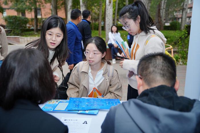 硕博人才占比超九成！2023年知名高校四川人才活动周秋季招聘活动圆满收官