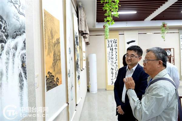 “劲竹馨兰”宜兰县书画作品板桥故里展在江苏兴化举行