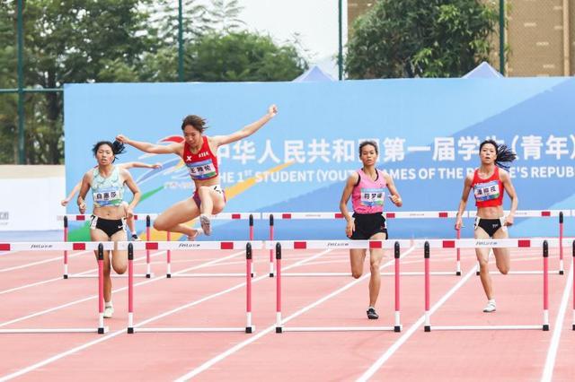 学青会｜北京东城区选手王雅伦勇摘女子400米栏金牌