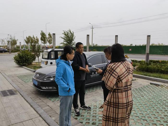 东营市河口区住建局开展规范居民小区停车秩序惠民行动