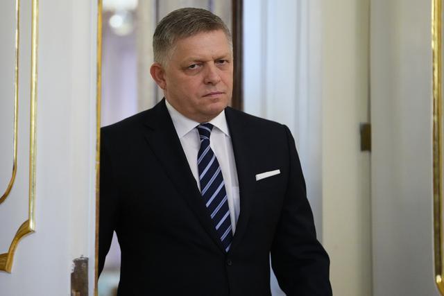 斯洛伐克叫停对乌克兰军事援助，北约秘书长拒绝置评
