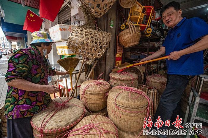 琼海：竹篾器老店三十载的坚守