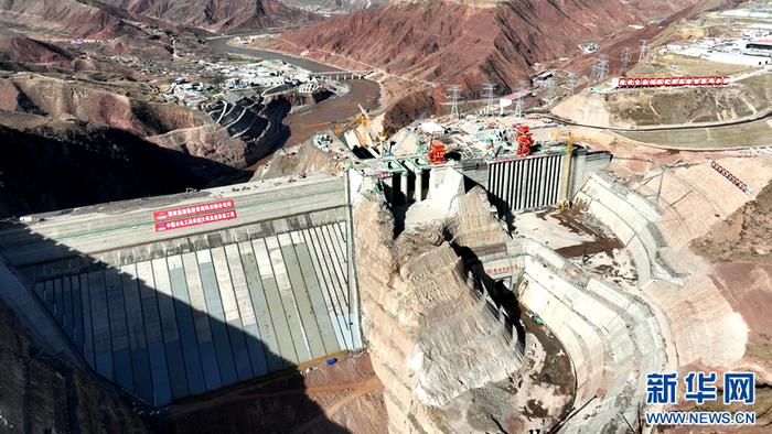 黄河流域在建海拔最高、装机最大的水电站玛尔挡水电站下闸蓄水