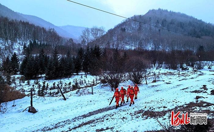 记者走基层｜跟着扑火队员去巡逻