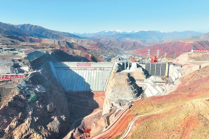 黄河上游在建海拔最高装机最大水电站下闸蓄水