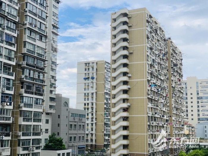 小区“面子和里子”实实在在提升！上海美丽家园建设今年惠及329个老旧小区、16万户居民
