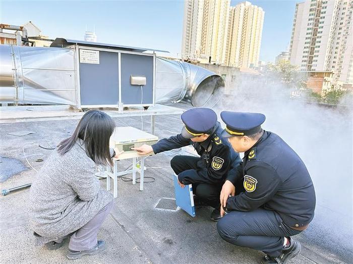 西安市雁塔区引入高科技“神器” “提纯”锅炉排放污染物 保供热又保“蓝天”