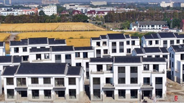 嘉定徐行首个农村集中平移居住点建成，43座乡村别墅呈现江南风格