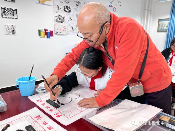 文艺志愿者点亮农村娃的艺术梦！“圆梦工程”走进成都彭州多所学校