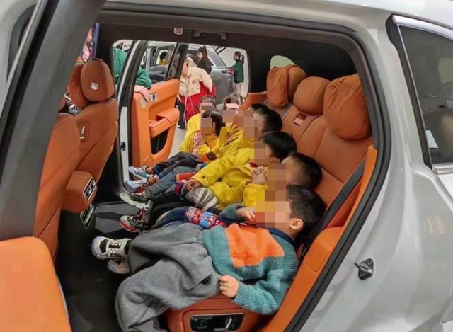 长沙一幼儿园带小朋友到理想汽车销售店“团建” 园方回应：属实，目前还没安排其他品牌