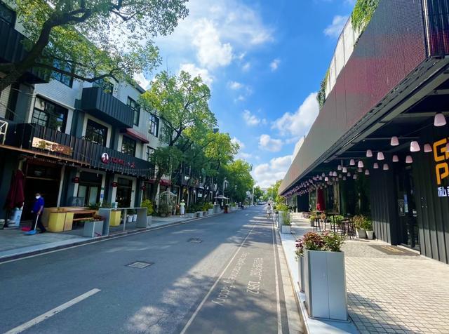 快来点赞！杨浦5条道路（街区）入围上海市户外招牌特色道路→