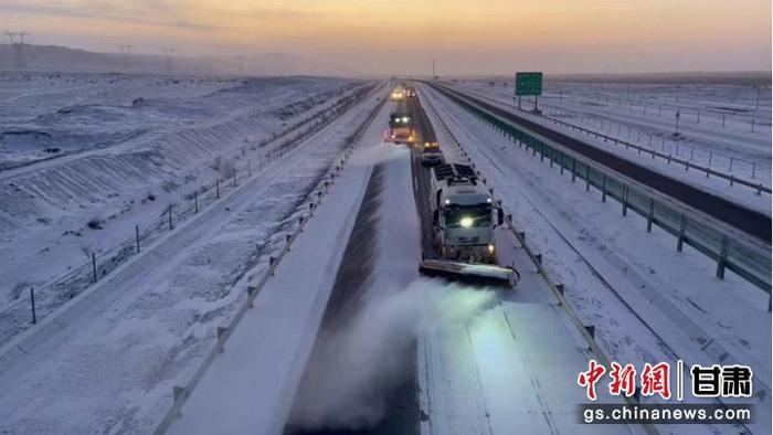 【甘快看】甘肃公路除雪保畅“十个务必到位44条工作要点”被全国推广