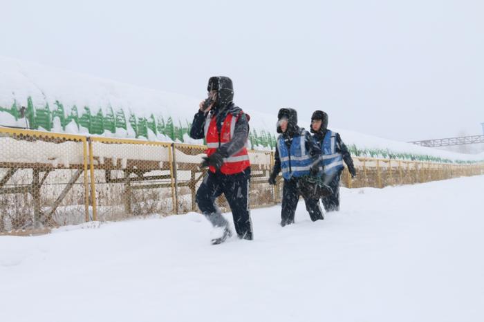 内蒙古霍林郭勒：顶风冒雪齐奋战 不惧严寒保生产