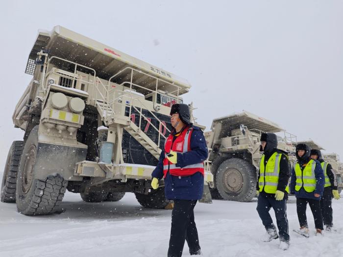 内蒙古霍林郭勒：顶风冒雪齐奋战 不惧严寒保生产