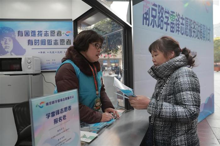 坚持在南京路上志愿服务40年，上海老兵陶依嘉入选全国“最美退役军人”