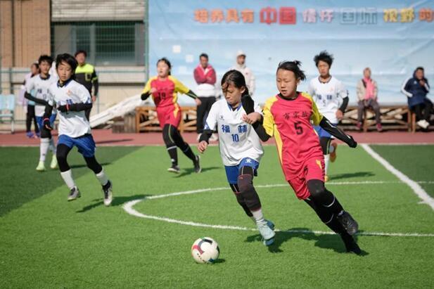青岛市市南区第34届“区长杯”中小学生足球赛吸引97支队伍参赛