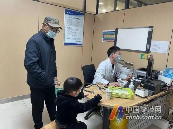 宁波部分医院门急诊量大增，"甲流"病人超5成，医生提醒："奥司他韦"别乱用！