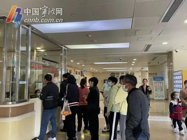 宁波部分医院门急诊量大增，"甲流"病人超5成，医生提醒："奥司他韦"别乱用！