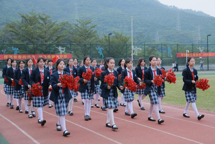 活力校园⑳ | 立青春之志，传家国情怀 深圳大学附属教育集团外国语中学体育节来了！