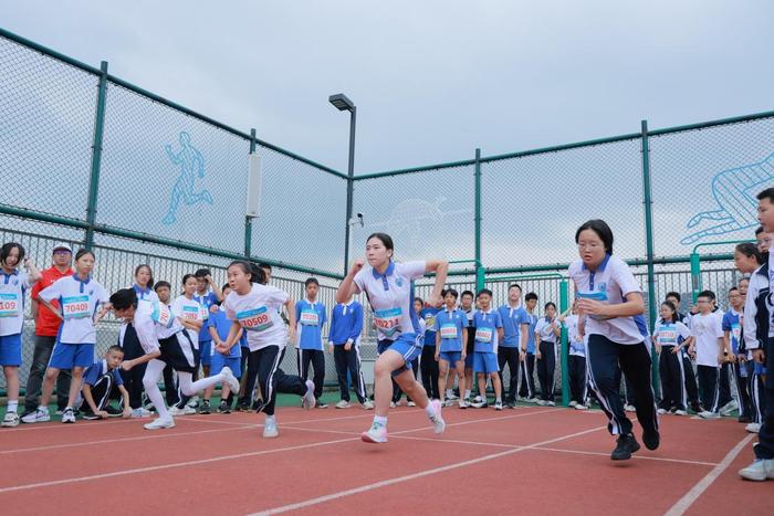 活力校园⑳ | 立青春之志，传家国情怀 深圳大学附属教育集团外国语中学体育节来了！