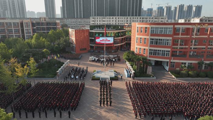 “五星红旗，你是我的骄傲”——河南省郑州市中原区规范中小学升国旗仪式