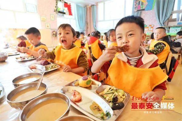 黄河滩区的免费午餐，开餐8年，惠及11所学校、近万名师生